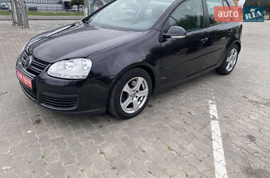 Хэтчбек Volkswagen Golf 2007 в Луцке