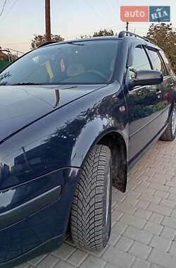 Универсал Volkswagen Golf 2002 в Жмеринке