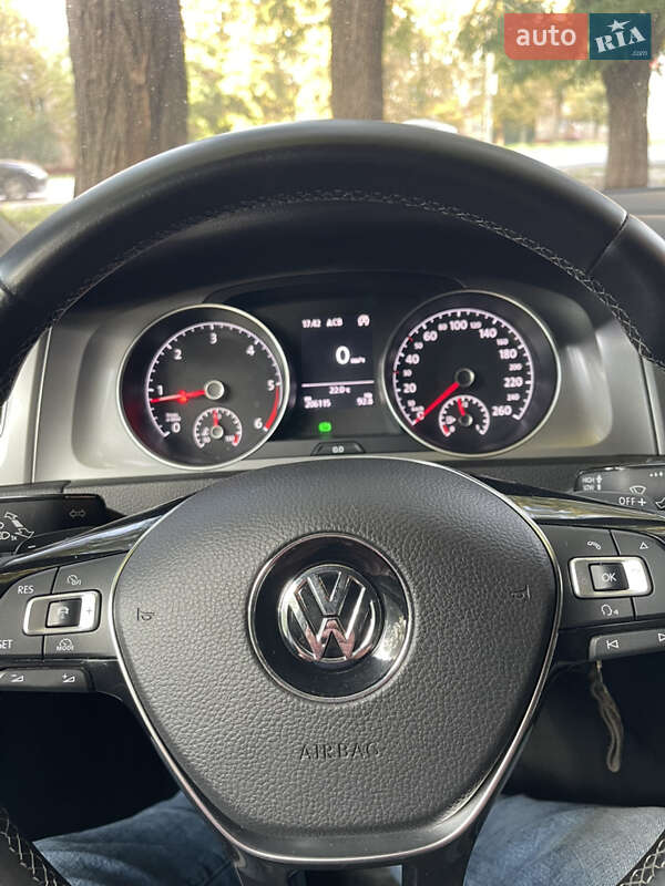 Універсал Volkswagen Golf 2015 в Хмельницькому