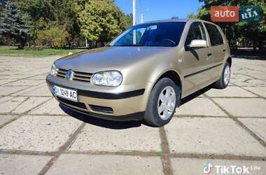 Хэтчбек Volkswagen Golf 2004 в Харькове