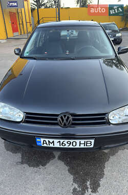 Хэтчбек Volkswagen Golf 2003 в Житомире