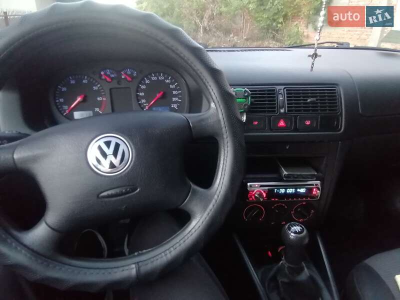 Volkswagen Golf 2000