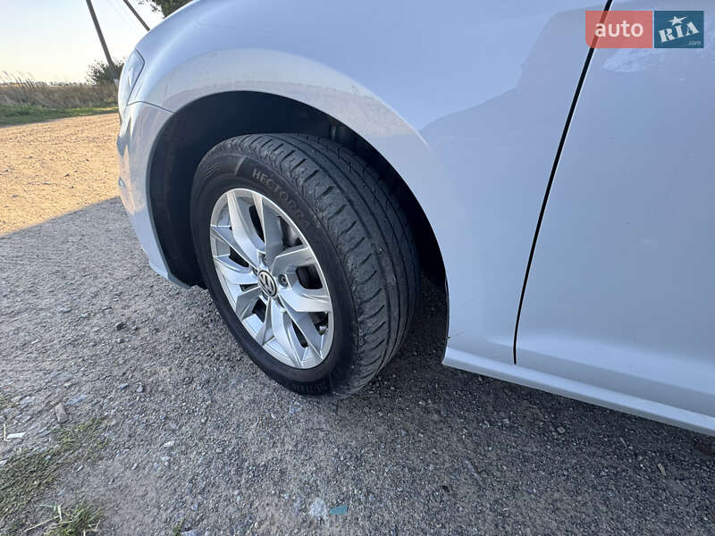 Универсал Volkswagen Golf 2017 в Жмеринке