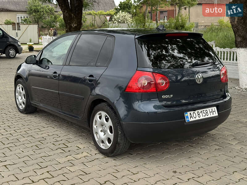 Хэтчбек Volkswagen Golf 2008 в Виноградове