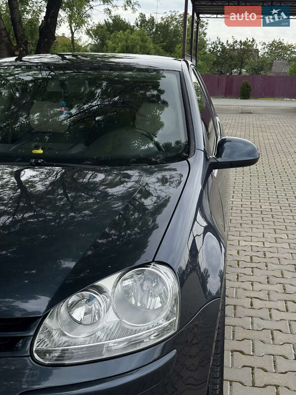 Хэтчбек Volkswagen Golf 2008 в Виноградове