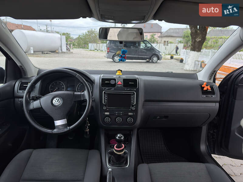 Хэтчбек Volkswagen Golf 2008 в Виноградове