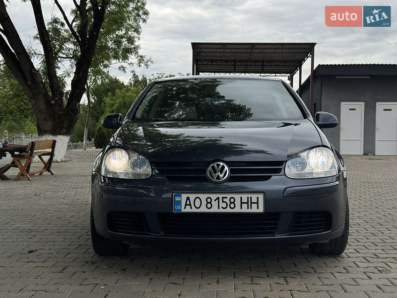Хэтчбек Volkswagen Golf 2008 в Виноградове