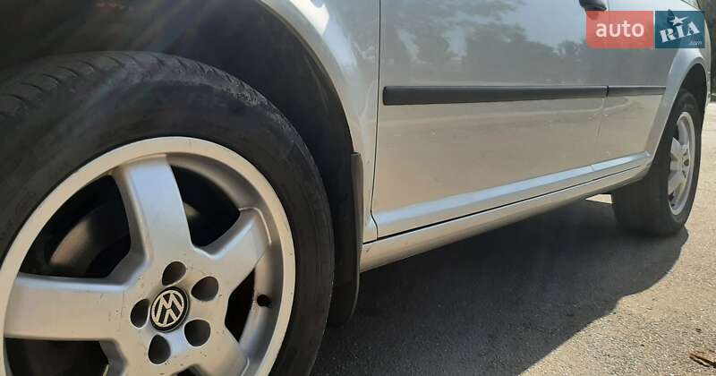 Универсал Volkswagen Golf 2001 в Кривом Роге