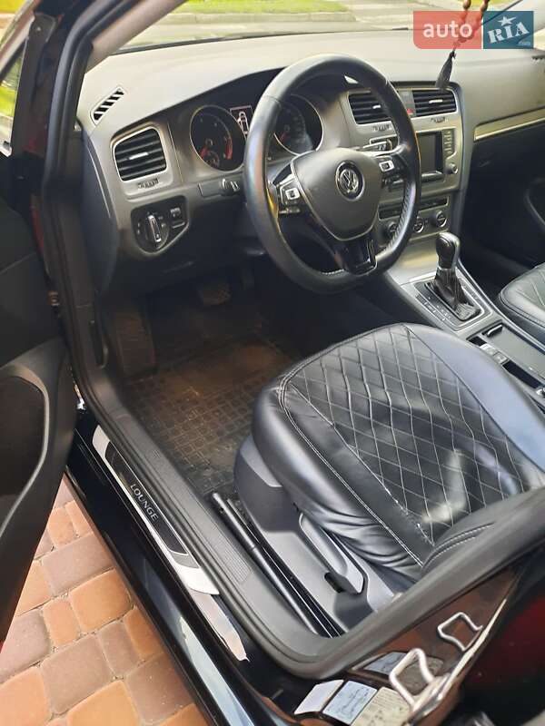 Универсал Volkswagen Golf 2015 в Киеве