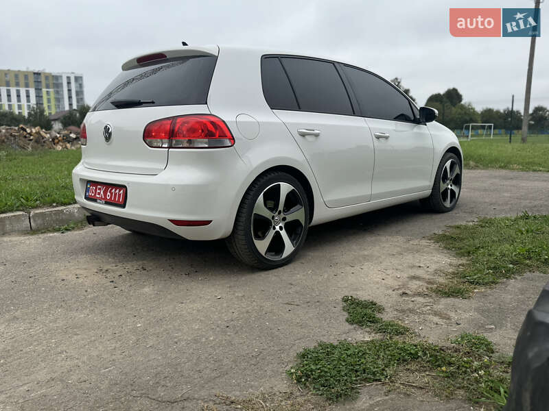 Хэтчбек Volkswagen Golf 2009 в Луцке