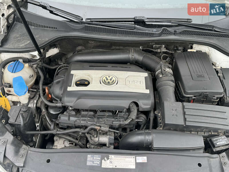 Хэтчбек Volkswagen Golf 2009 в Луцке