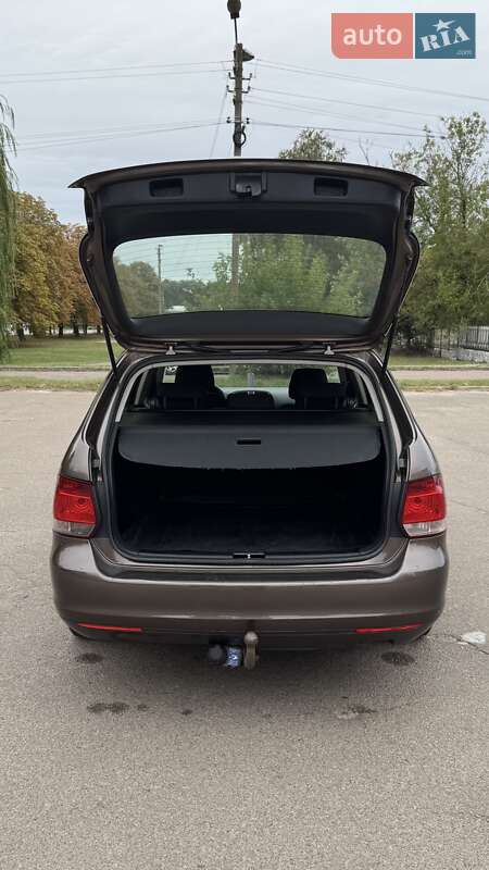 Універсал Volkswagen Golf 2011 в Броварах