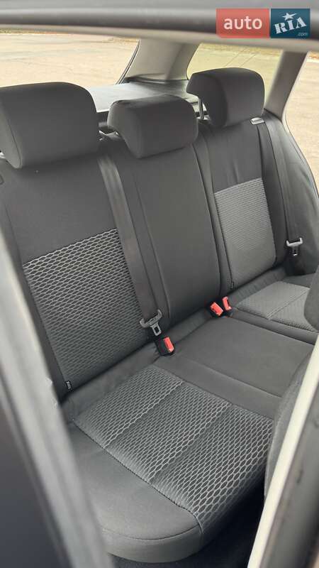 Універсал Volkswagen Golf 2011 в Броварах