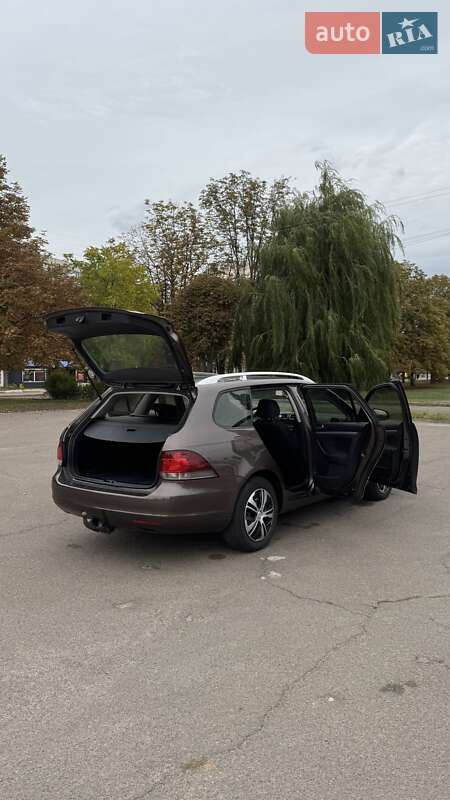 Універсал Volkswagen Golf 2011 в Броварах