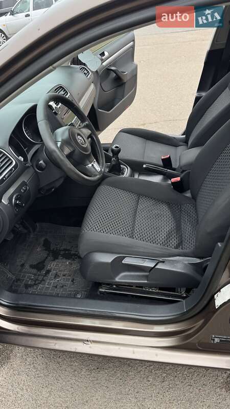Універсал Volkswagen Golf 2011 в Броварах