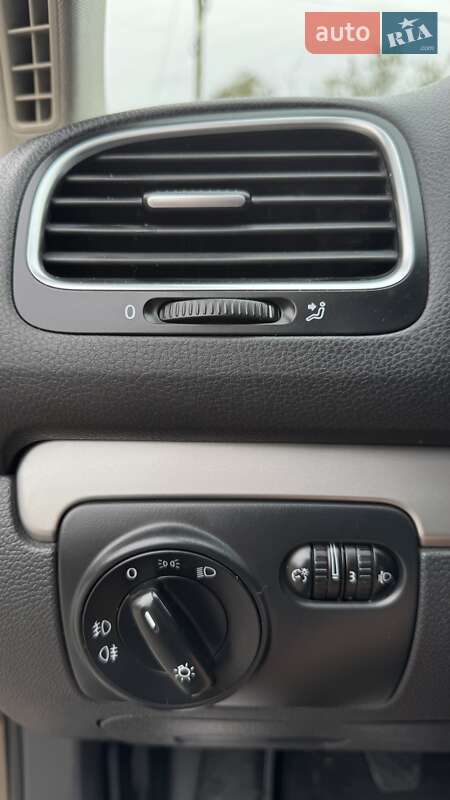 Універсал Volkswagen Golf 2011 в Броварах