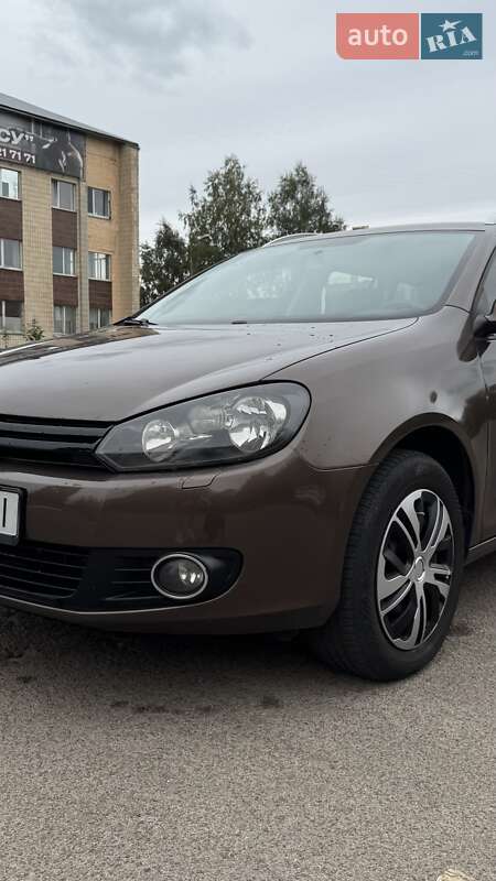 Універсал Volkswagen Golf 2011 в Броварах