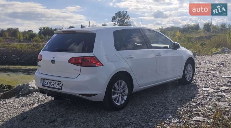 Хетчбек Volkswagen Golf 2014 в Новодністровську