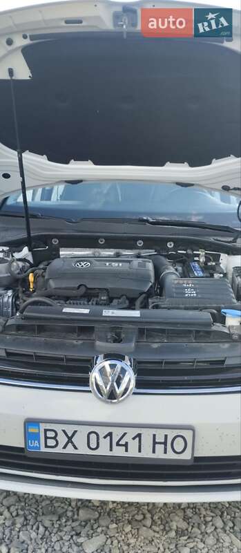 Хетчбек Volkswagen Golf 2014 в Новодністровську