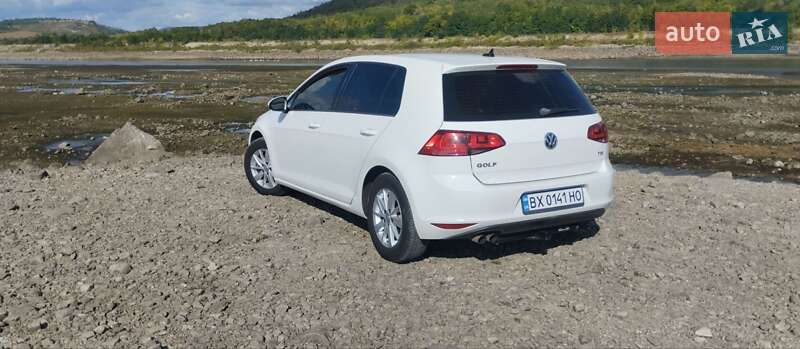 Хетчбек Volkswagen Golf 2014 в Новодністровську