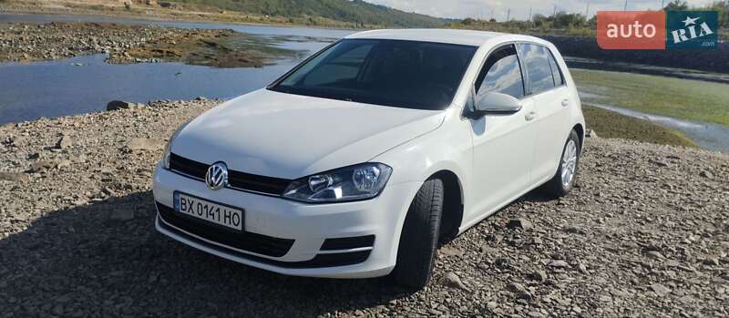 Хетчбек Volkswagen Golf 2014 в Новодністровську