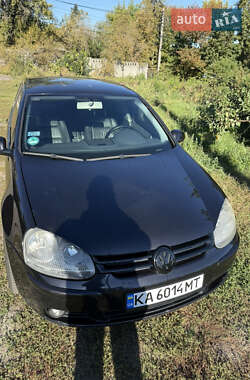 Хетчбек Volkswagen Golf 2004 в Києві