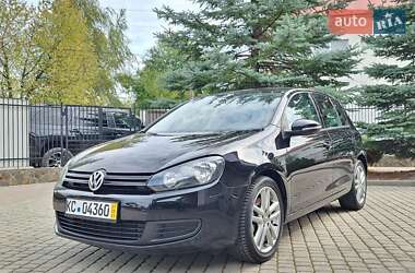 Хетчбек Volkswagen Golf 2010 в Сваляві