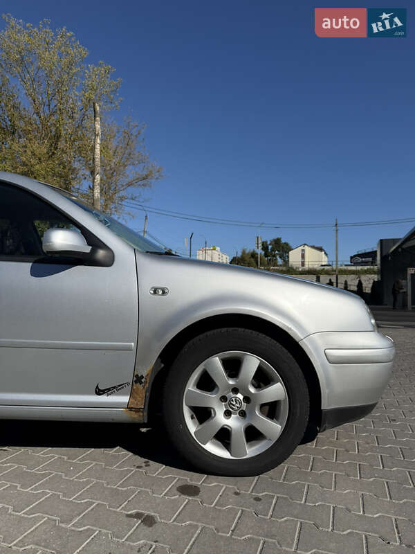 Хэтчбек Volkswagen Golf 2003 в Хмельницком