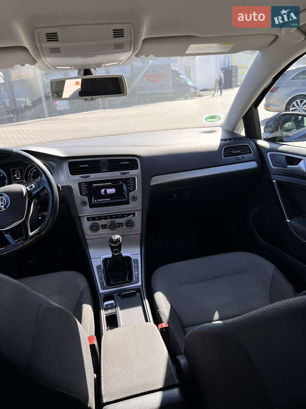 Універсал Volkswagen Golf 2014 в Вінниці