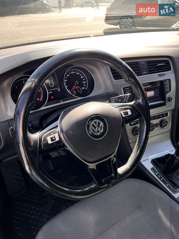 Універсал Volkswagen Golf 2014 в Вінниці
