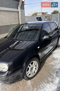 Хетчбек Volkswagen Golf 2001 в Києві