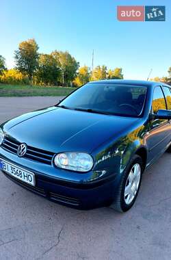 Хетчбек Volkswagen Golf 2001 в Тростянці