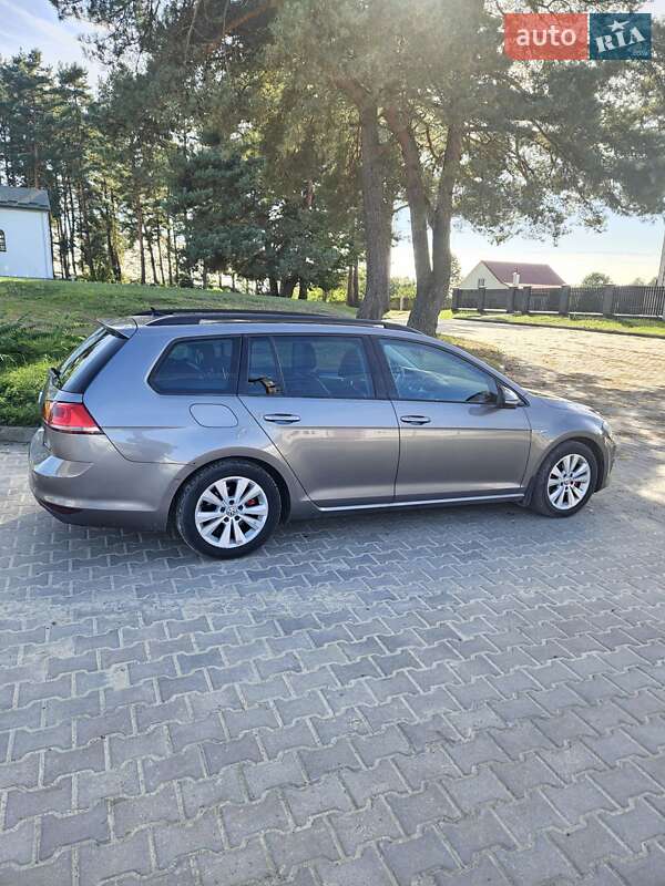 Універсал Volkswagen Golf 2014 в Новояворівську