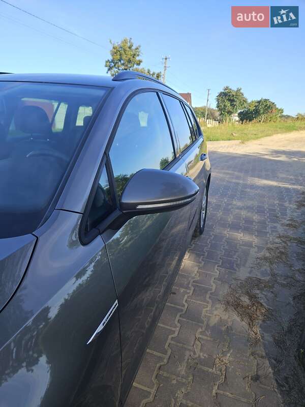 Універсал Volkswagen Golf 2014 в Новояворівську