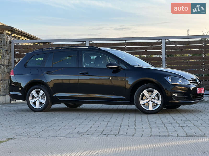 Универсал Volkswagen Golf 2015 в Стрые