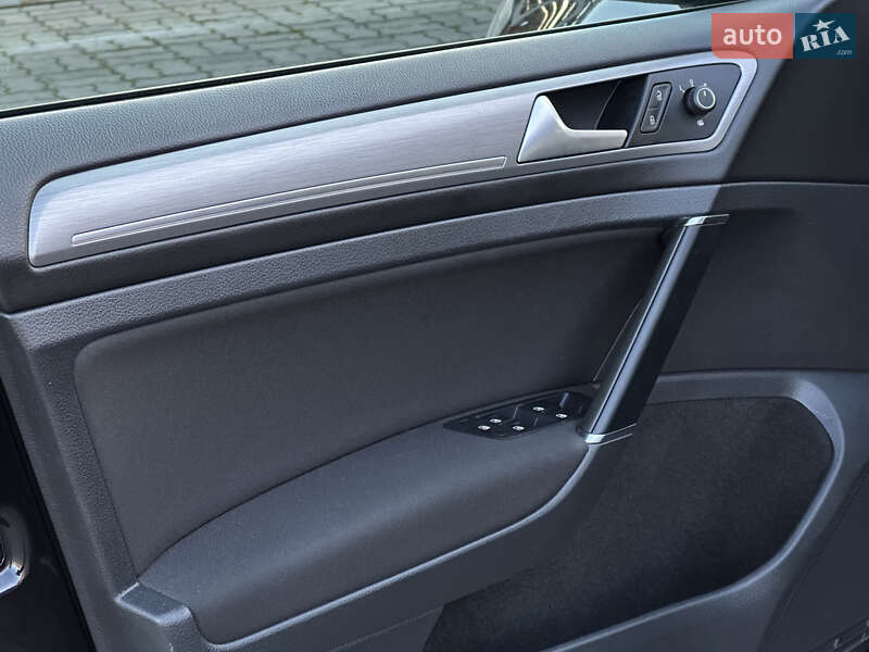 Универсал Volkswagen Golf 2015 в Стрые