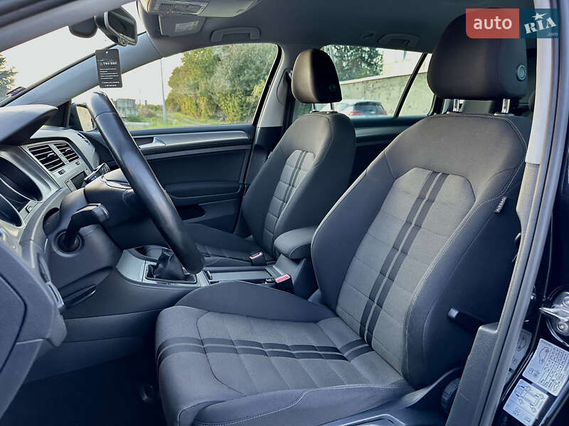 Универсал Volkswagen Golf 2015 в Стрые