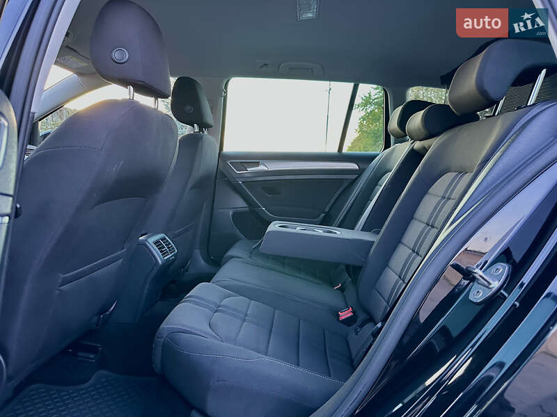 Универсал Volkswagen Golf 2015 в Стрые