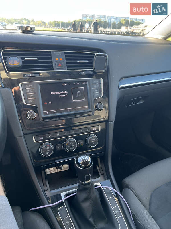 Универсал Volkswagen Golf 2015 в Львове