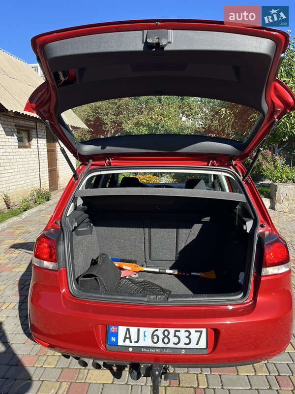 Хэтчбек Volkswagen Golf 2009 в Луцке