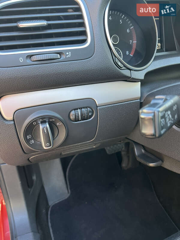 Хэтчбек Volkswagen Golf 2009 в Луцке