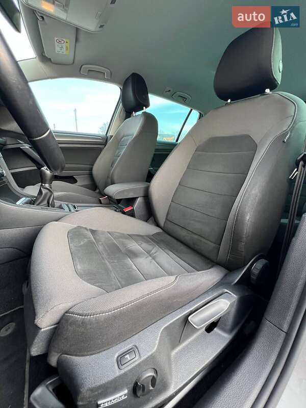 Универсал Volkswagen Golf 2019 в Киеве