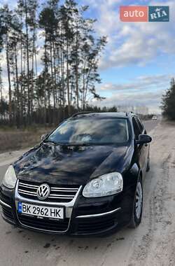 Универсал Volkswagen Golf 2009 в Сарнах