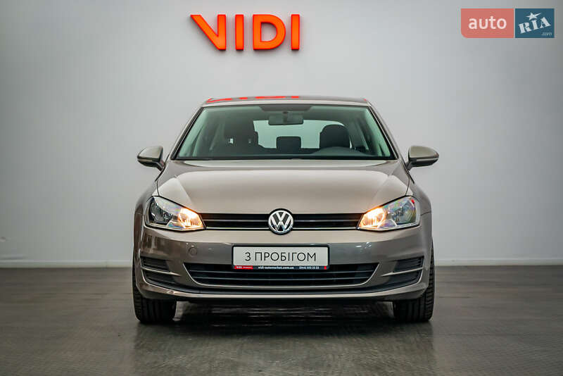 Хетчбек Volkswagen Golf 2014 в Києві