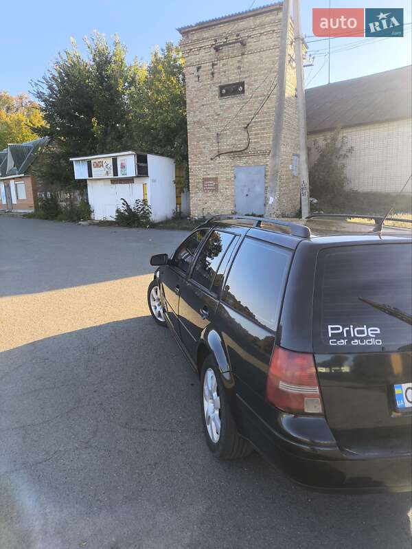 Универсал Volkswagen Golf 2003 в Шполе