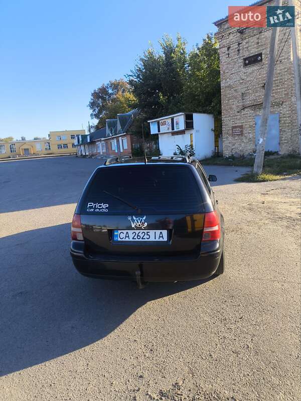 Универсал Volkswagen Golf 2003 в Шполе