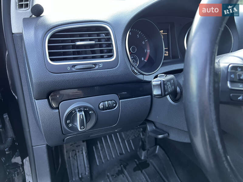 Хэтчбек Volkswagen Golf 2008 в Черкассах