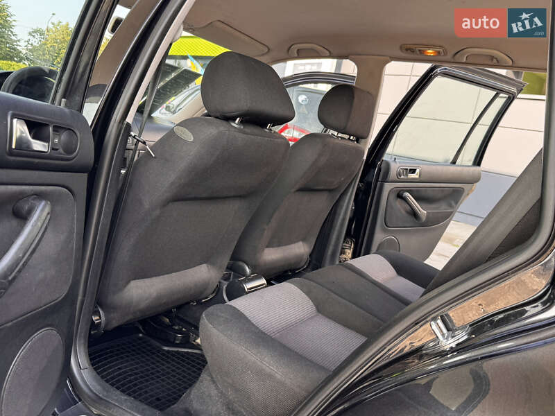 Універсал Volkswagen Golf 2001 в Дрогобичі