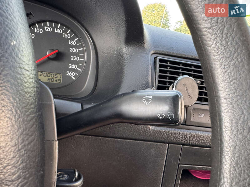 Універсал Volkswagen Golf 2001 в Дрогобичі