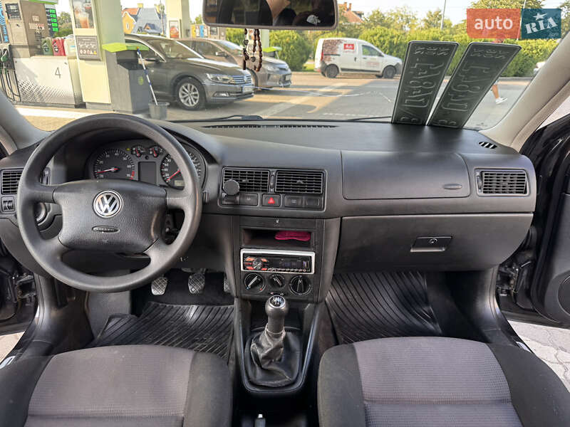 Універсал Volkswagen Golf 2001 в Дрогобичі